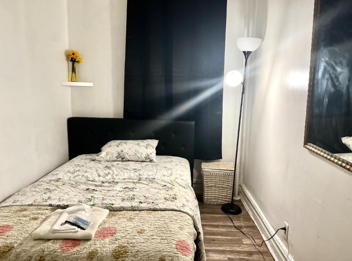 Cozy Comfort In Brooklyn New York Exterior photo